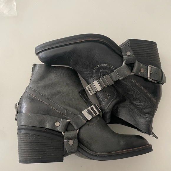 Dolce Vita Teyla harness ankle biker boots dark gray leather women size 6.5 zip - Picture 4 of 9